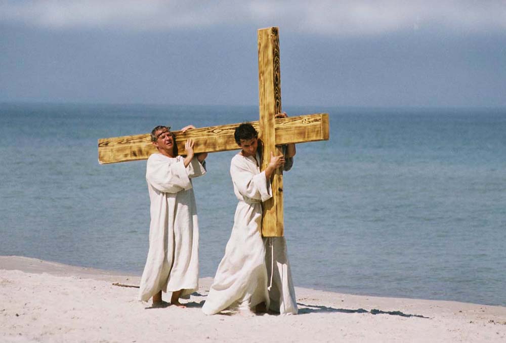Kadr z filmu "Wszyscy jesteśmy Chrystusami" w reżyserii Marka Koterskiego, 2006. Na zdjęciu: Marek Kondrat i Michał Koterski., fot. dzięki uprzejmości Vision Film